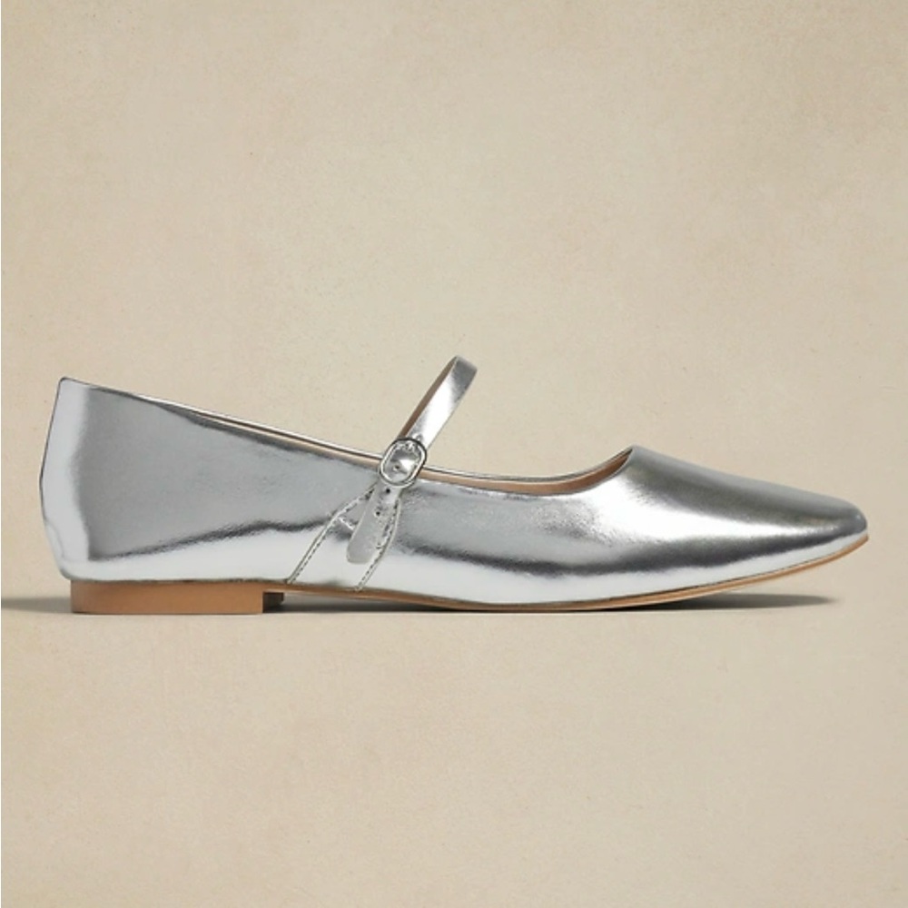 Banana Republic Metallic Silver Ballet Flats